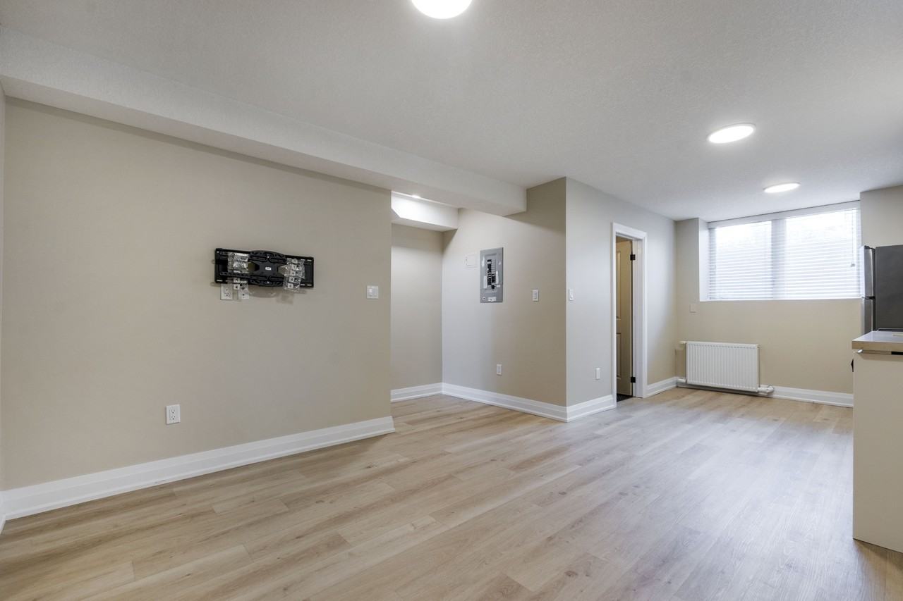 The Row - Photo 4 of 19