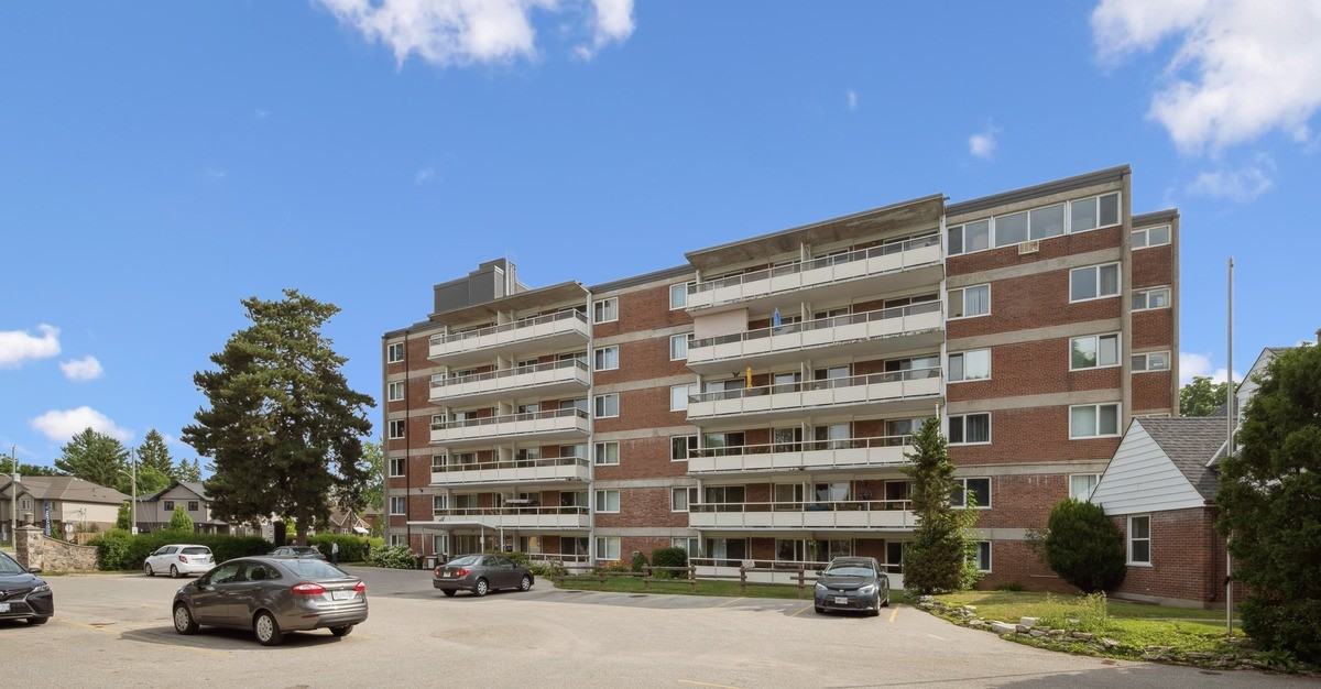 Surrey Place Apartments - Photo 3 of 50