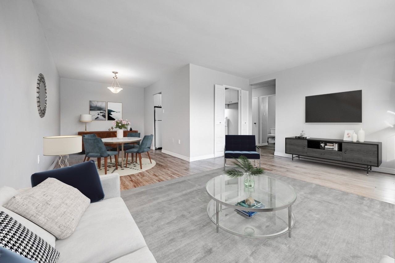 780 Wonderland Road South - Photo 4 of 14