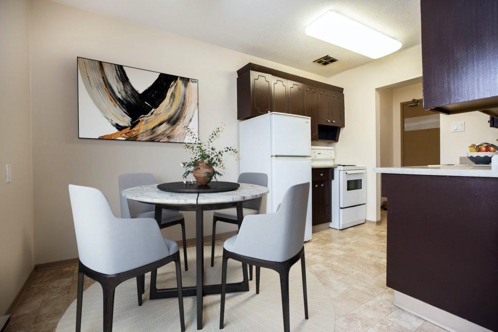 Emerald Gardens - Photo 4 of 9