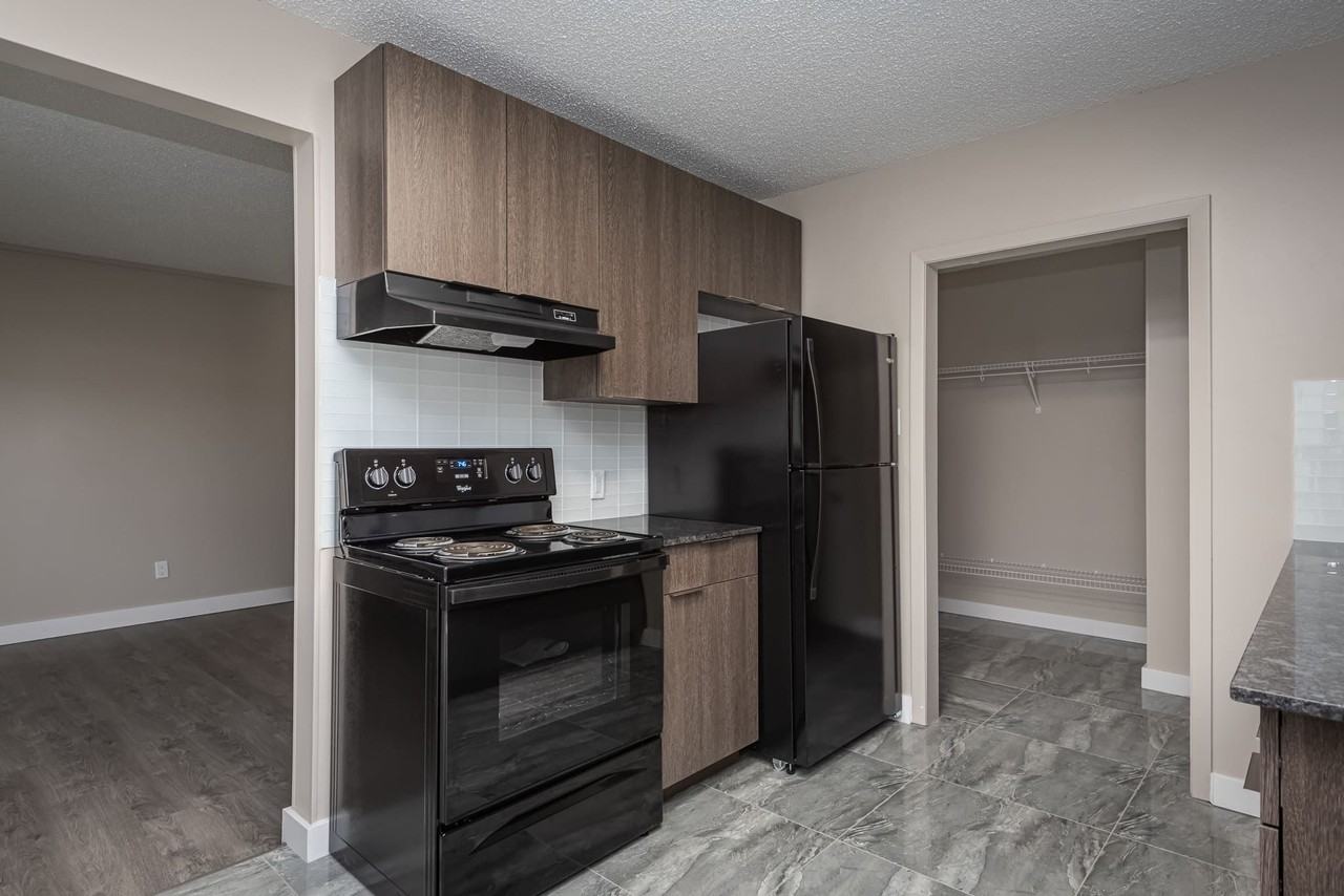 West Villa - Photo 6 of 7