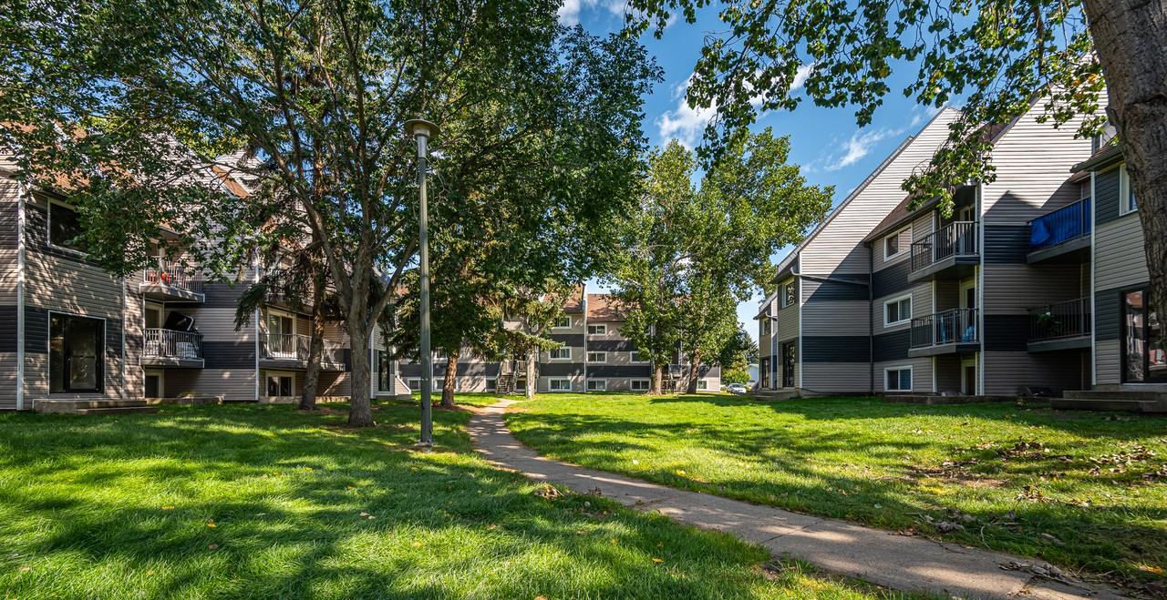 Ekota Manor - Photo 2 of 10