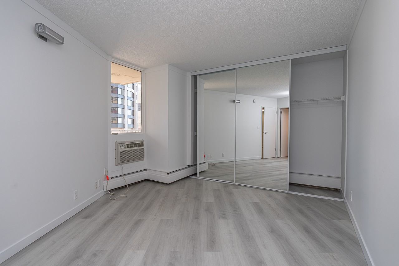 Edmonton House - Photo 6 of 18