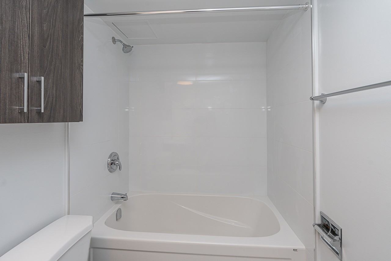 Edmonton House - Photo 5 of 12