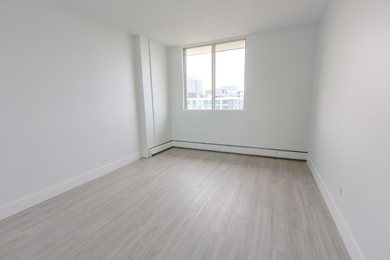 Signature Tower - Photo 7 of 14