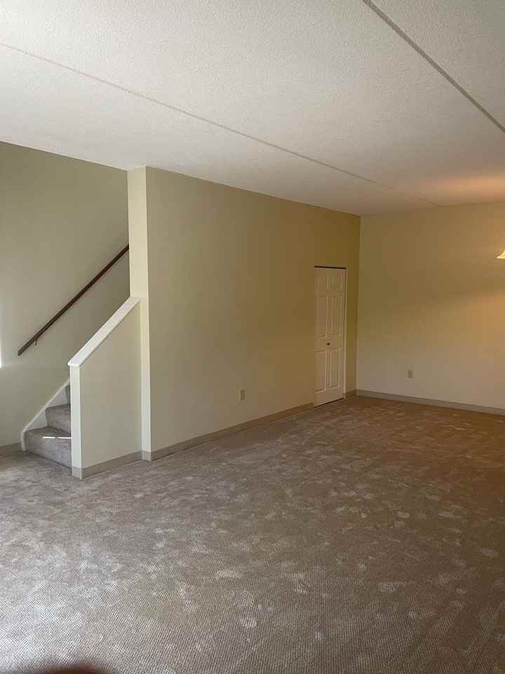 2261 Washington St - Photo 4 of 17