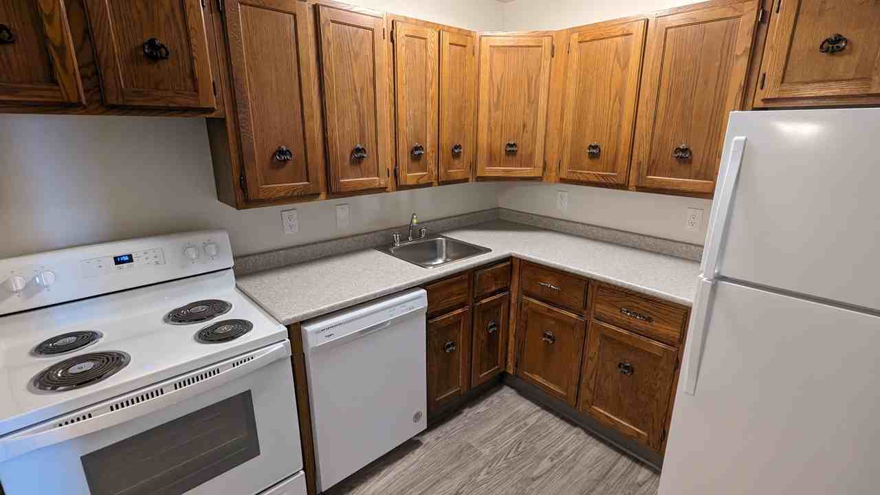 Mainstreet Fairmont Village - Photo 5 of 12