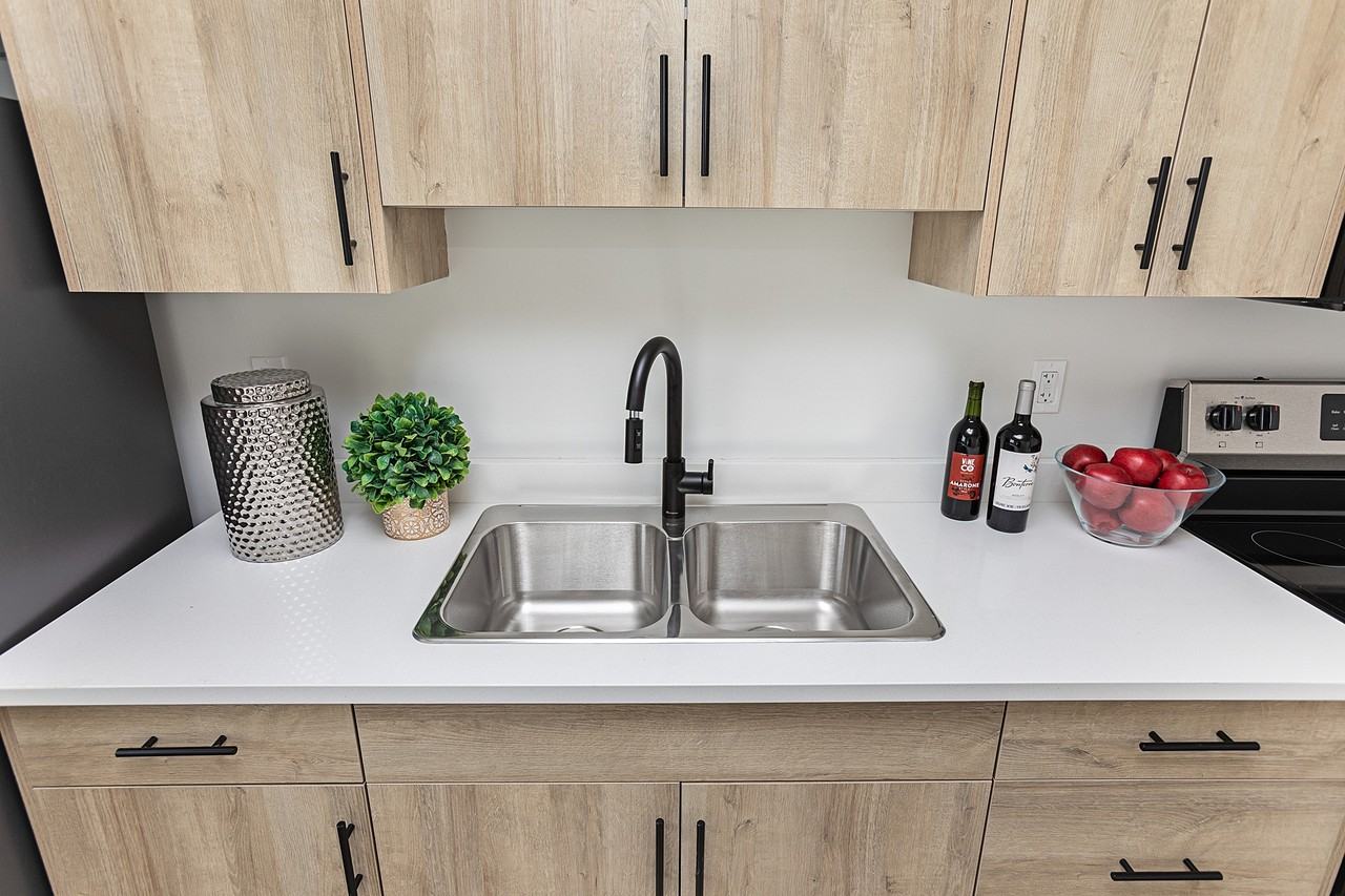 The Duchess (11748 125 Street) - Photo 3 of 50