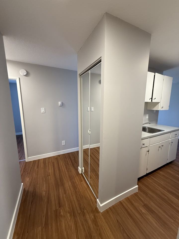 Cypress Manor - Photo 4 of 33