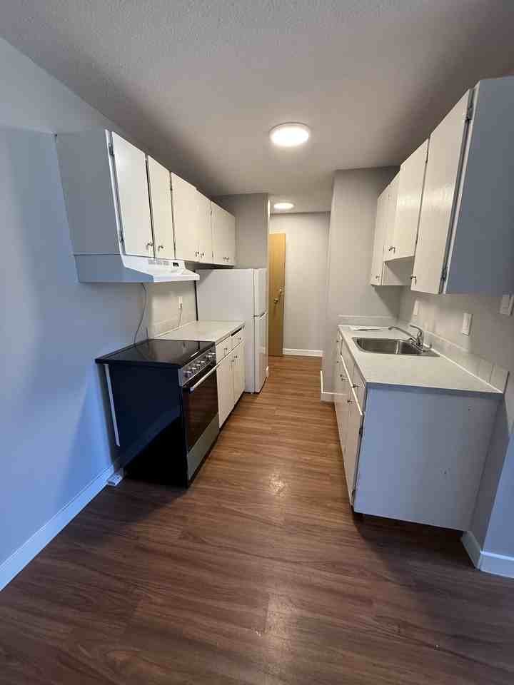 Cypress Manor - Photo 5 of 33