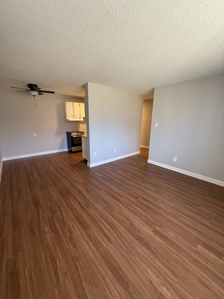 Cypress Manor - Photo 6 of 33