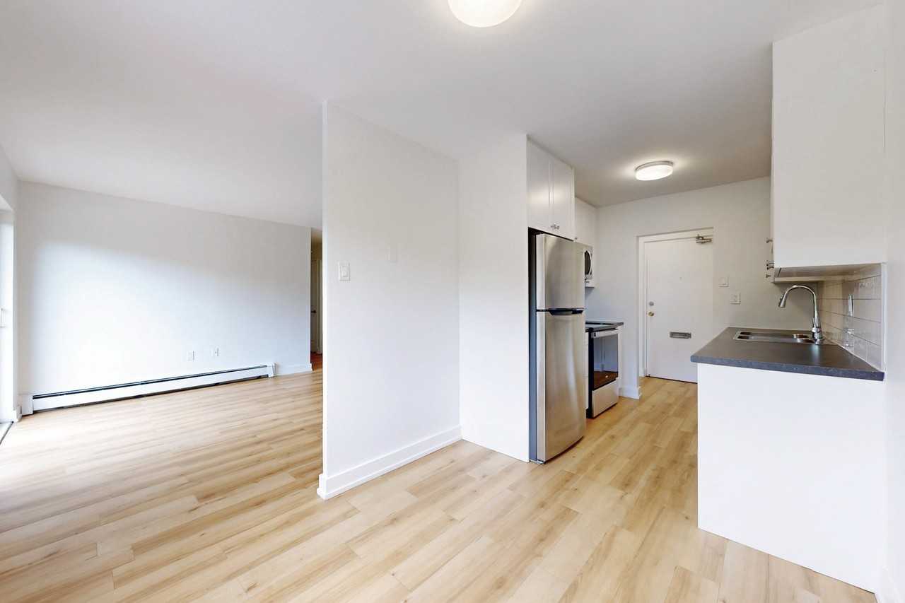 530 PROUDFOOT LANE - Photo 4 of 11