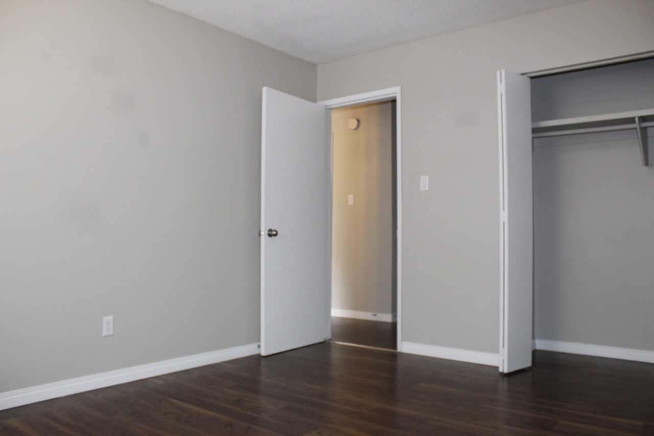 Hudson Arms - Photo 7 of 14