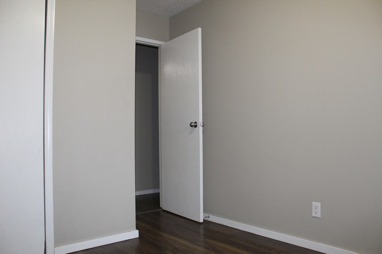 Cardona Place - Photo 6 of 13