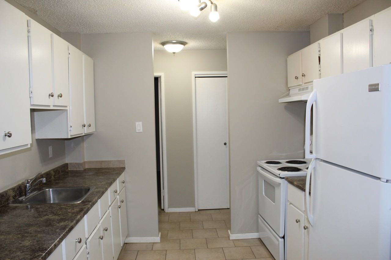 Cardona Place - Photo 7 of 13