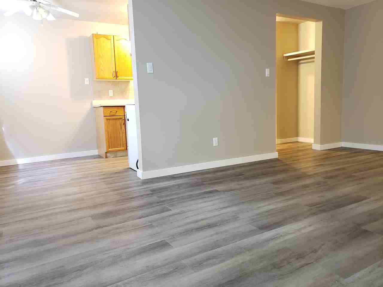 Flores Manor - Photo 4 of 9