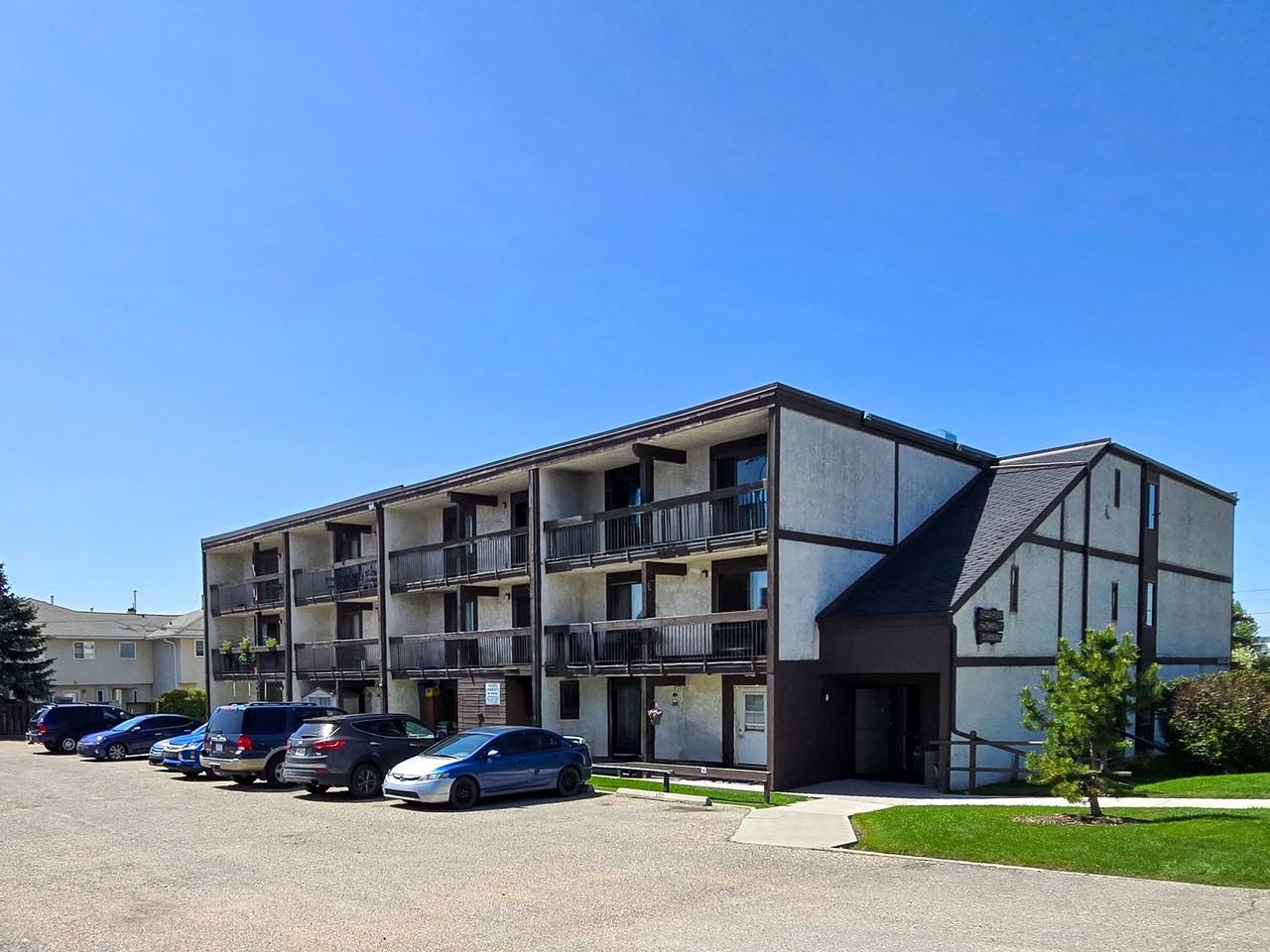 Mainstreet Cochrane Apartments - Photo 3 of 3