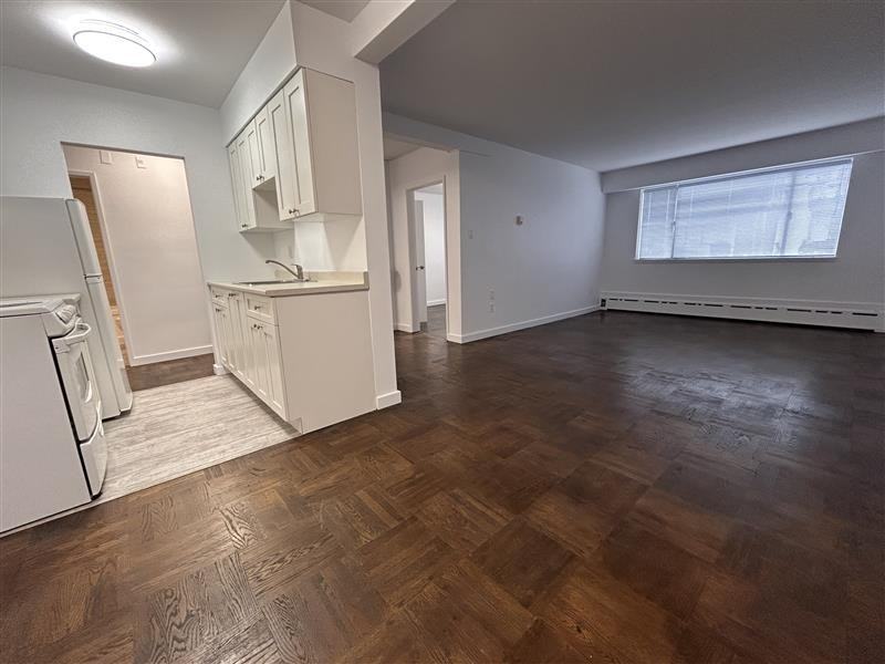 Bay Court - Photo 3 of 11