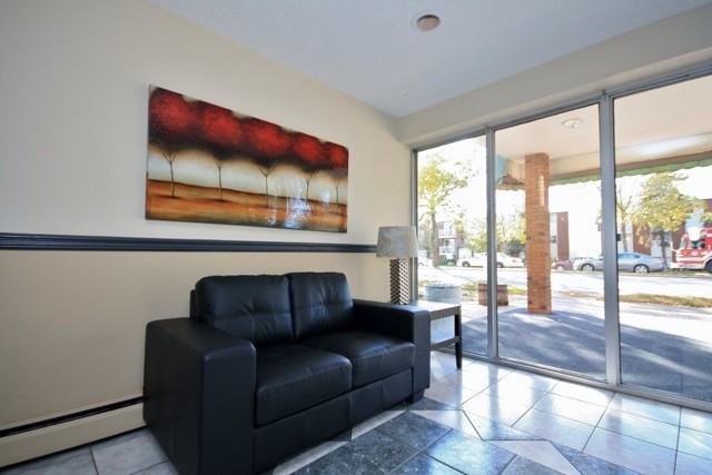 Centre Court - Photo 7 of 36