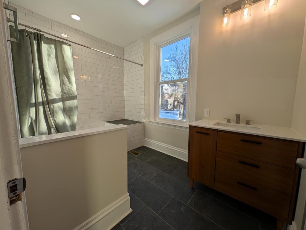 7409 Idlewild St - Photo 6 of 13