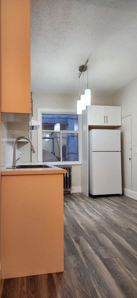 1155 Granville Street - Photo 4 of 18