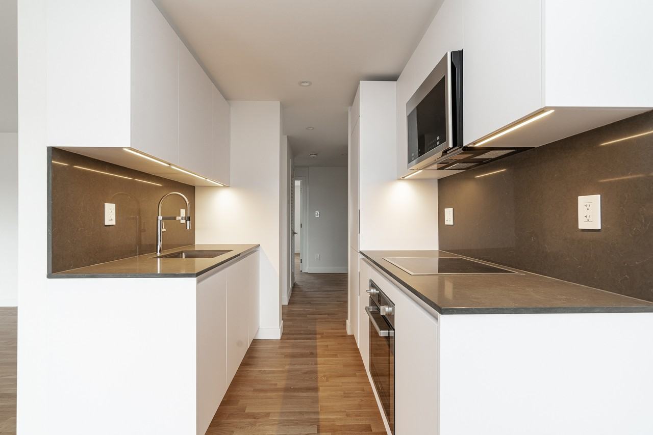 501 Kingston Road - Photo 2 of 42