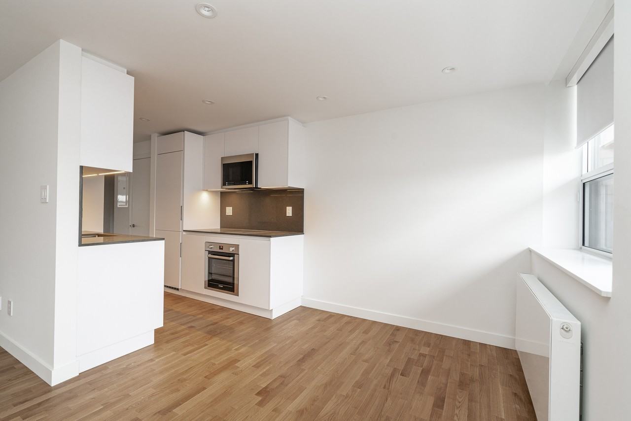 501 Kingston Road - Photo 3 of 42