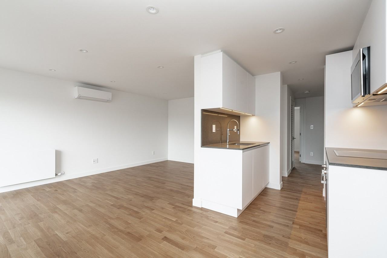 501 Kingston Road - Photo 4 of 42