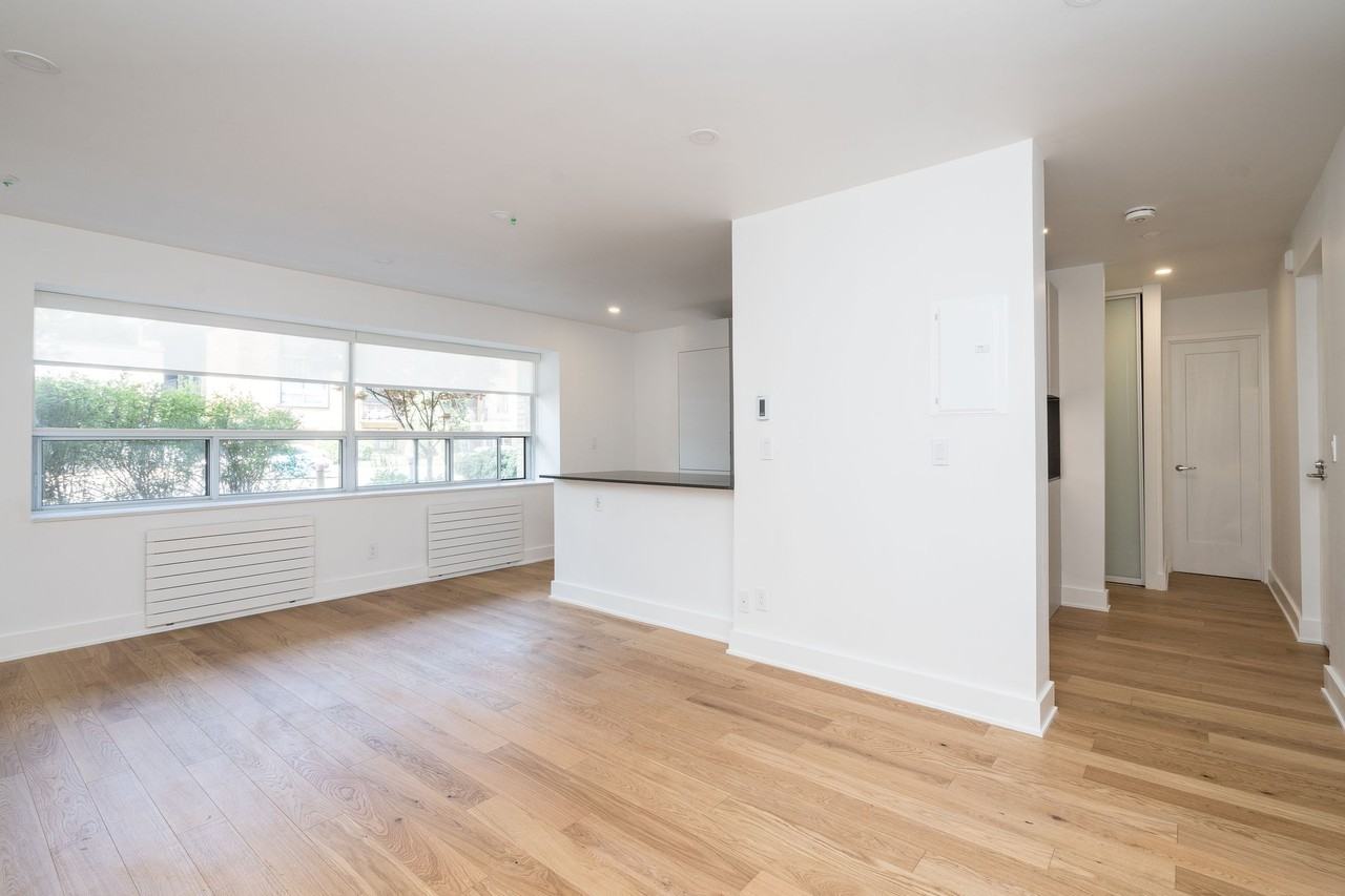 365 Eglinton Avenue East - Photo 3 of 50