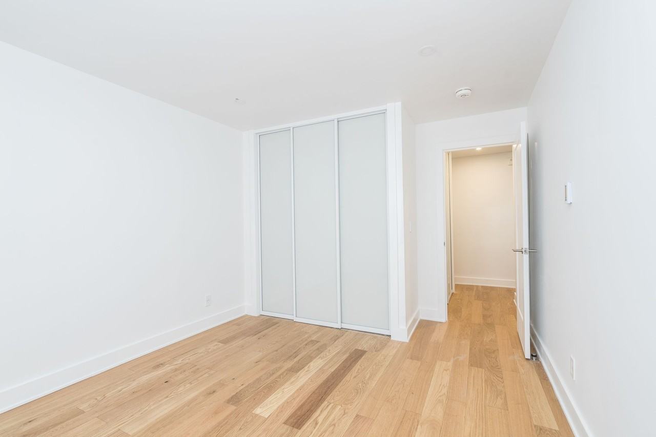 365 Eglinton Avenue East - Photo 4 of 50