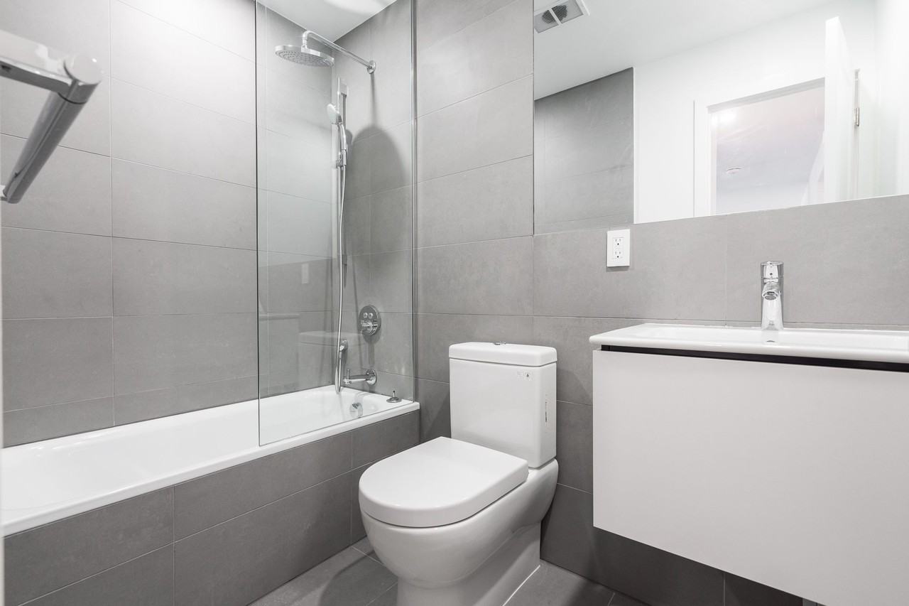 365 Eglinton Avenue East - Photo 5 of 50