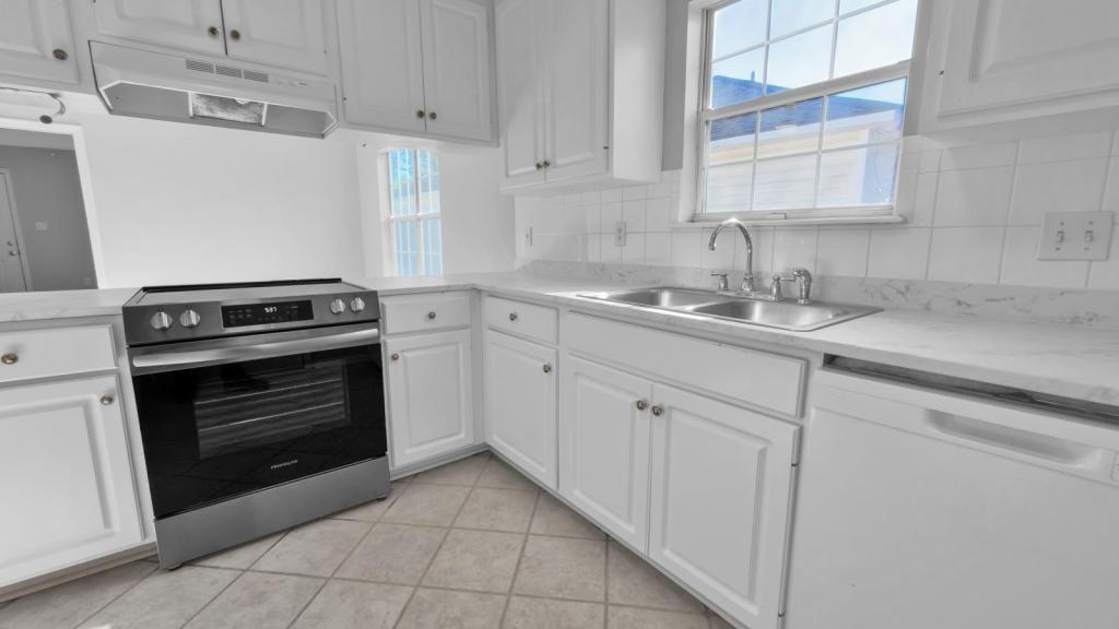 3713 Mulligan Rd - Photo 7 of 42