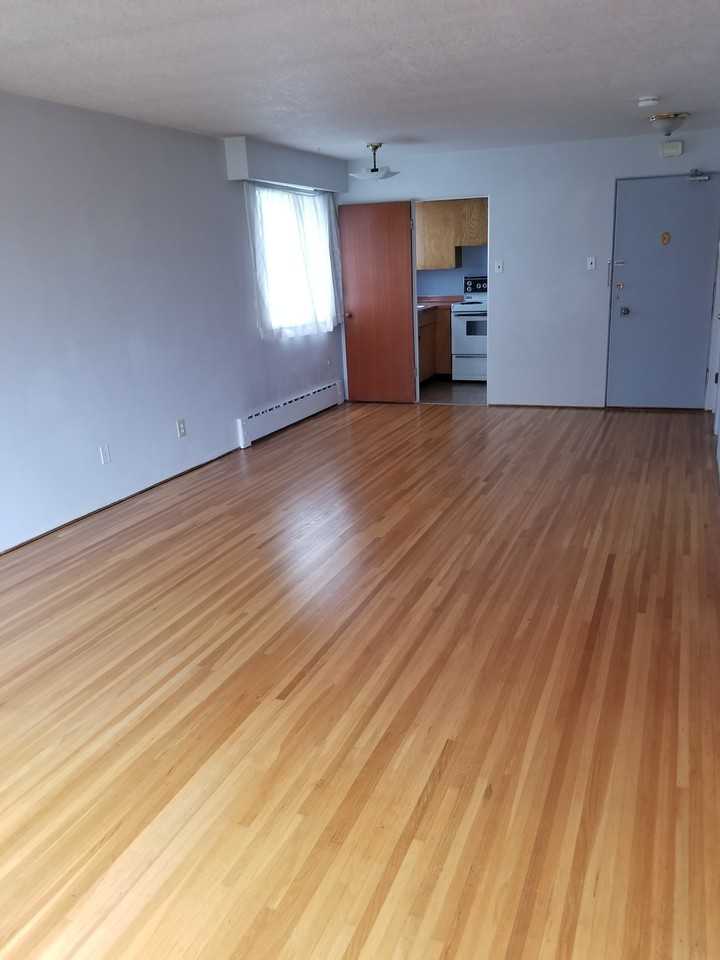 2309 W 43rd Avenue, Vancouver BC - Photo 2 of 5