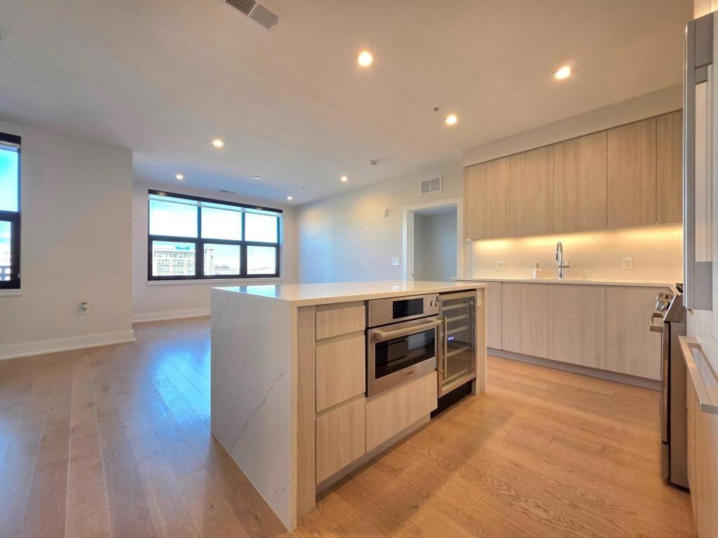 737 Swann Ave ##308 - Photo 5 of 50