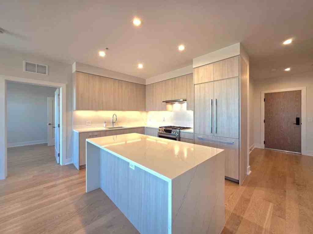 737 Swann Ave ##308 - Photo 6 of 50