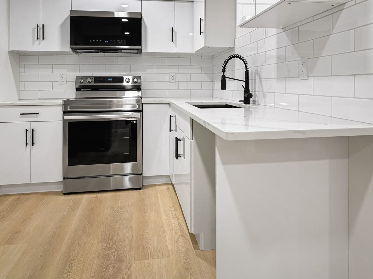 1333 156 Street SW - Photo 3 of 17