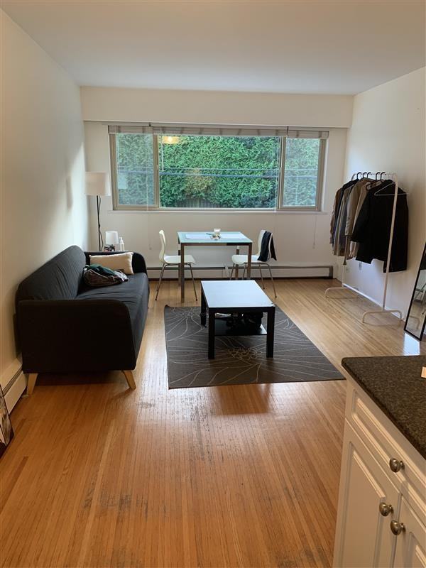 Gauntlett Manor - Photo 2 of 13