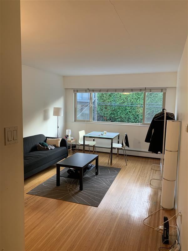 Gauntlett Manor - Photo 3 of 13