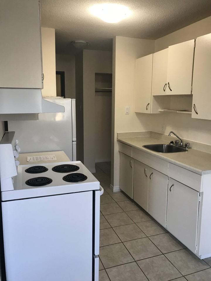 Clarence Arms - Photo 4 of 10