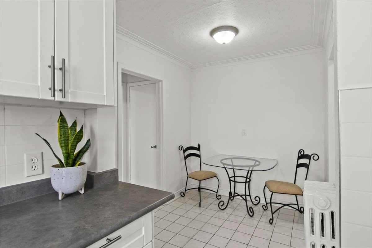 496/498 Simcoe Street North - Photo 6 of 10