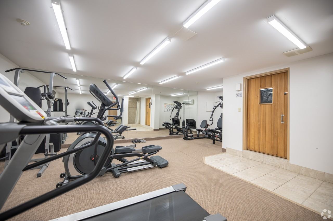 Highview Glen - Photo 4 of 17