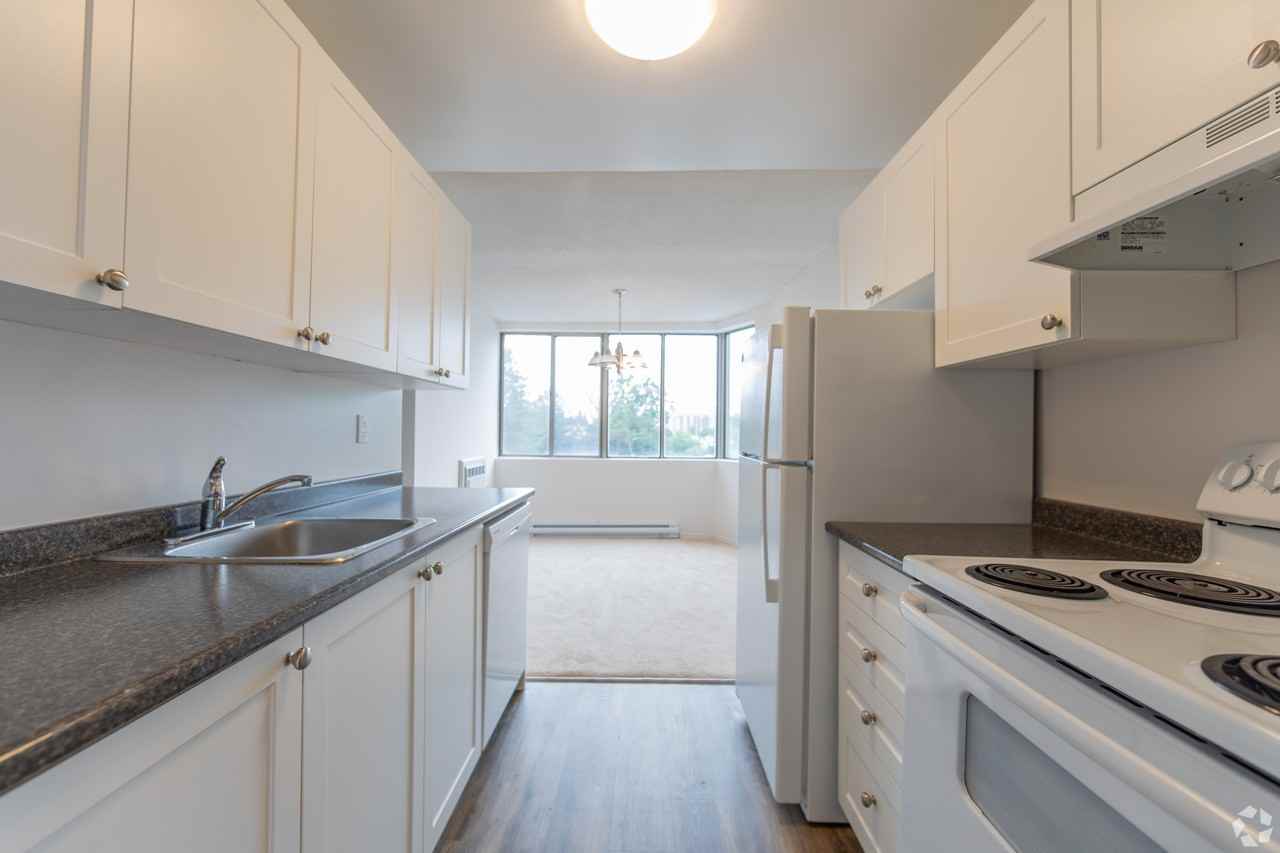 Highview Glen - Photo 6 of 17