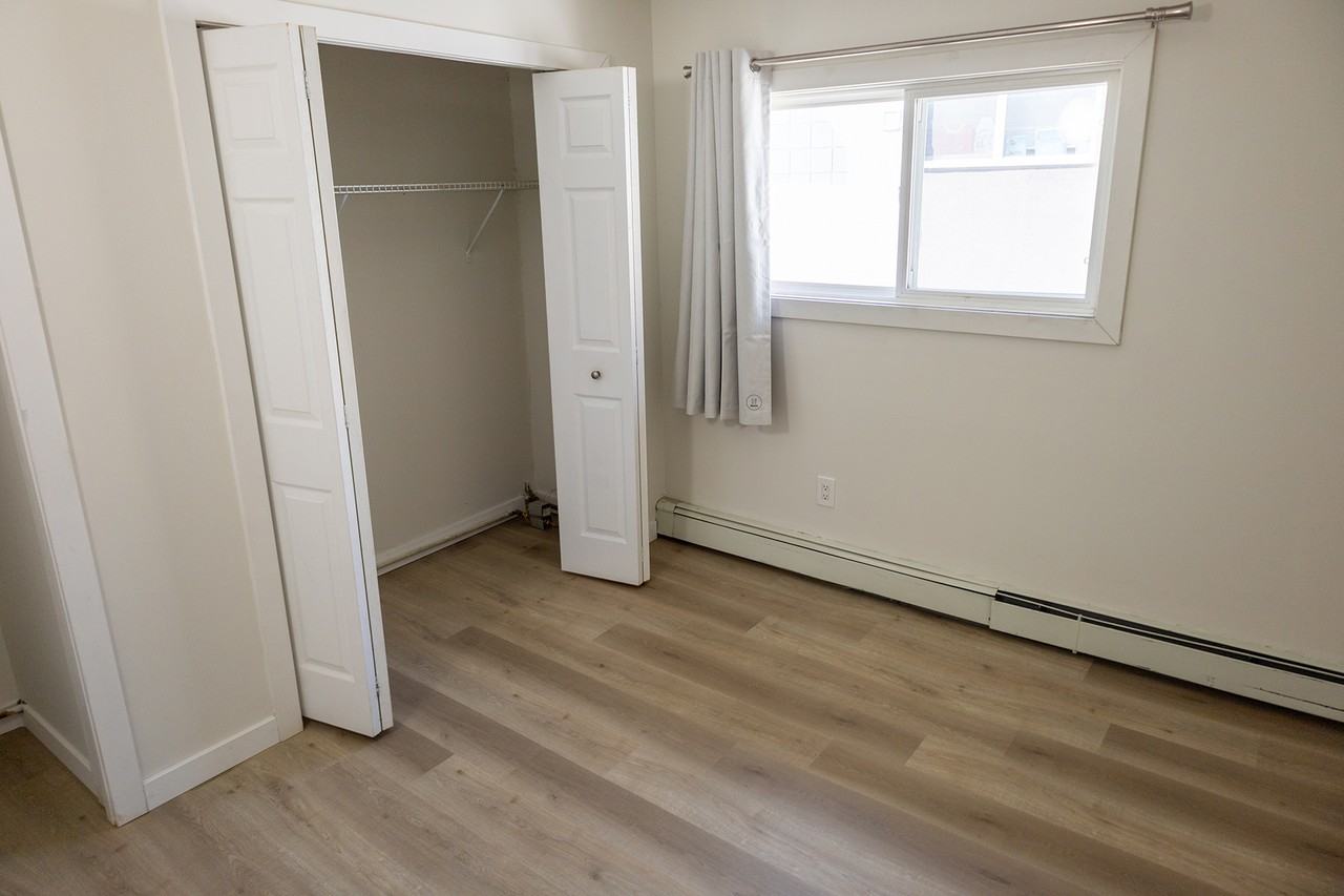 Merante Manor - Photo 5 of 12