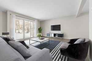 featured image of 906 850-906 Wonderland Road South