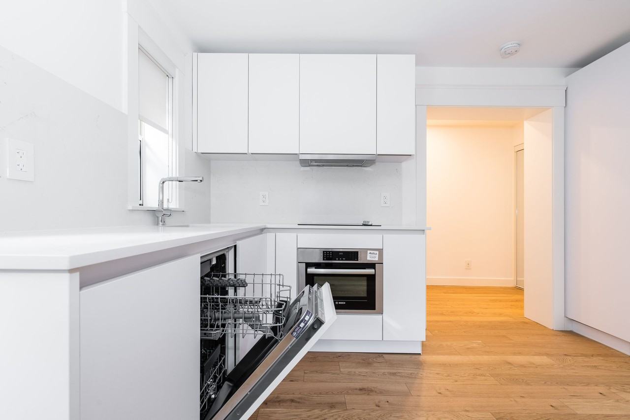 50 Gloucester Street - Photo 3 of 50