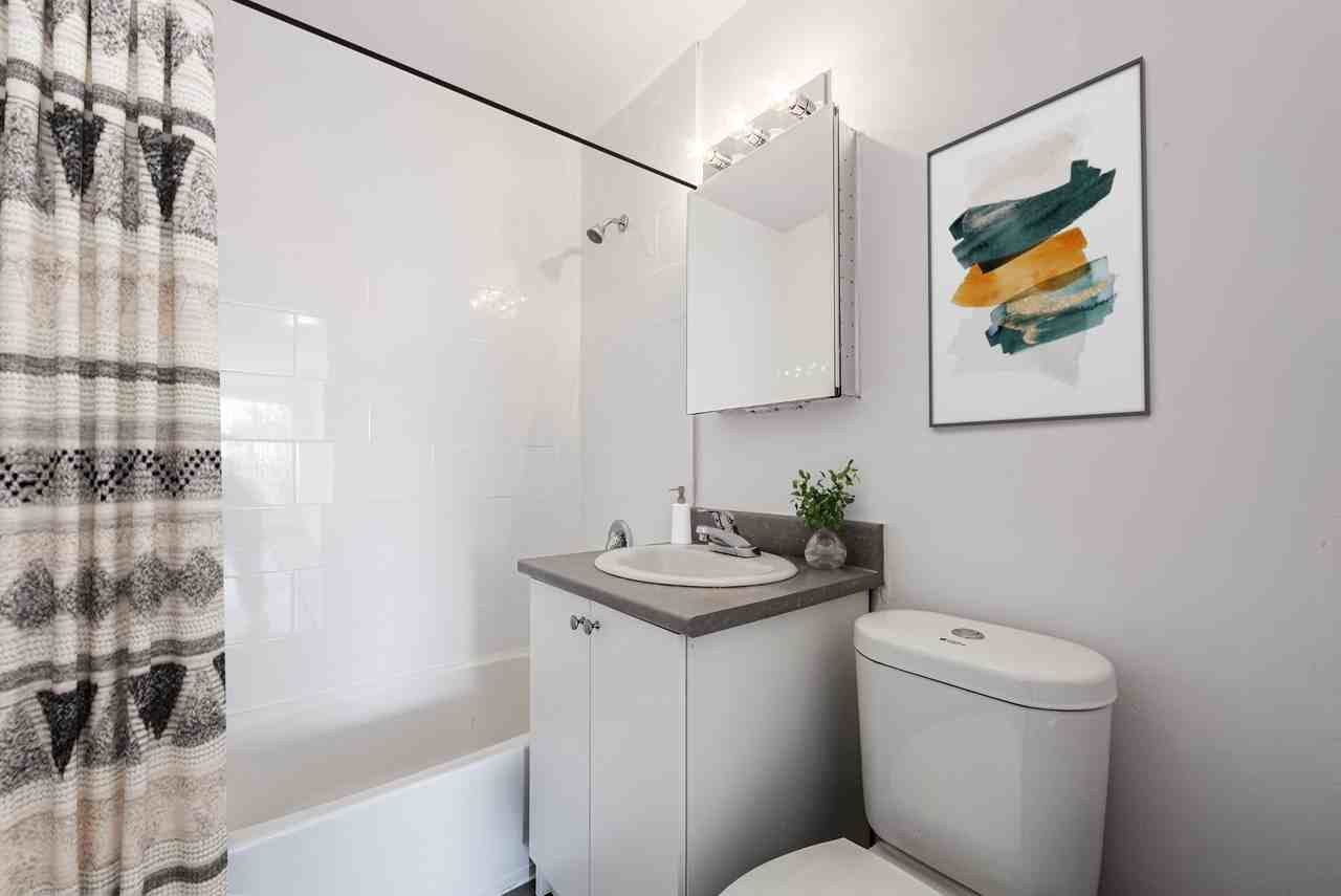 587 Avenue Road - Photo 5 of 6