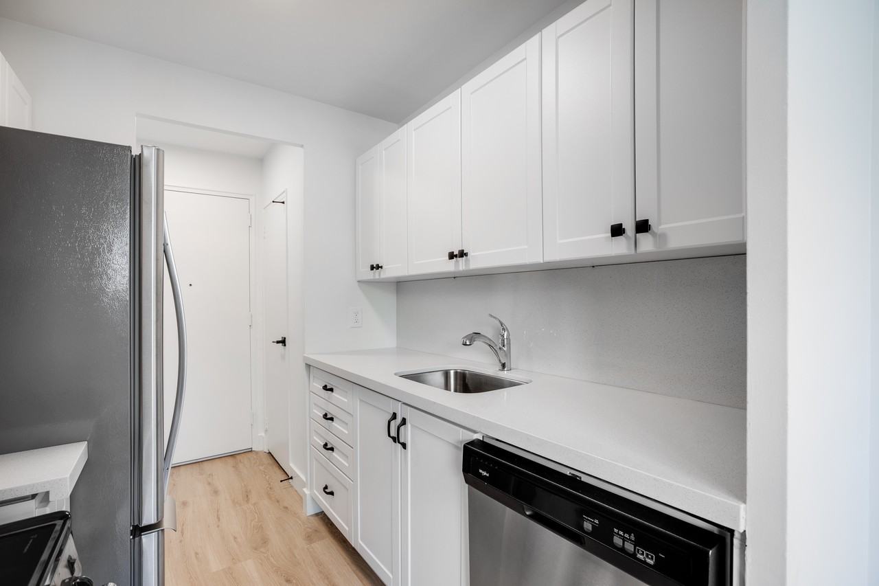 1017 Woodbine - Photo 4 of 14