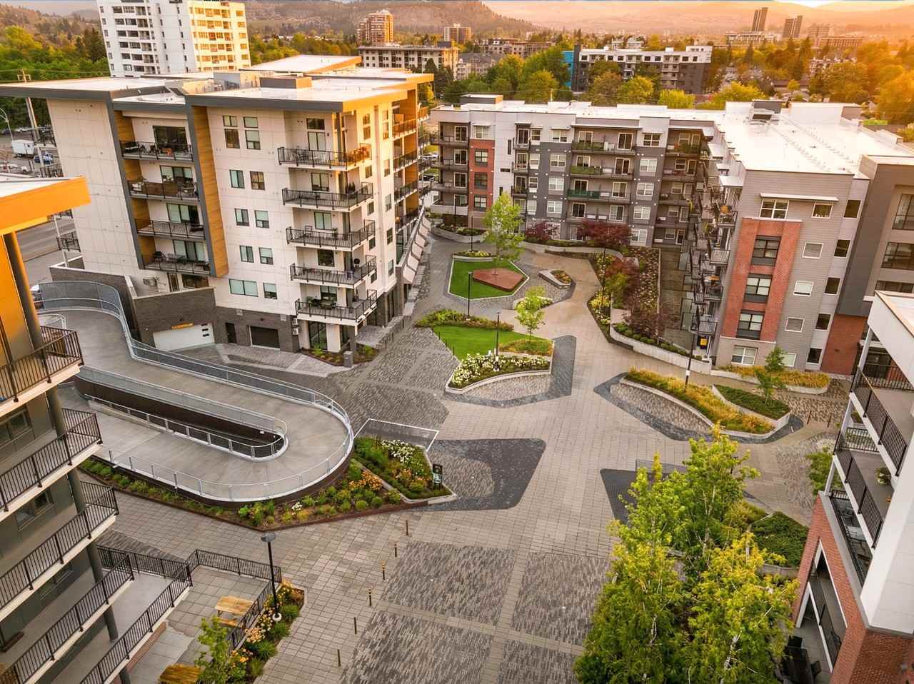 Central Green - Photo 2 of 16