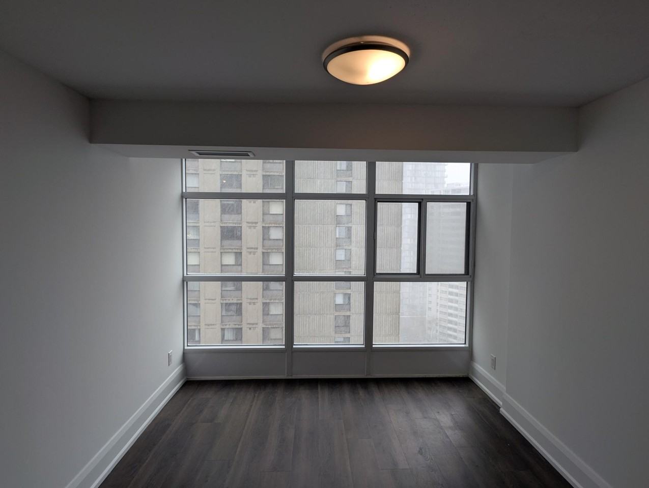 55 Charles St W - Photo 5 of 50