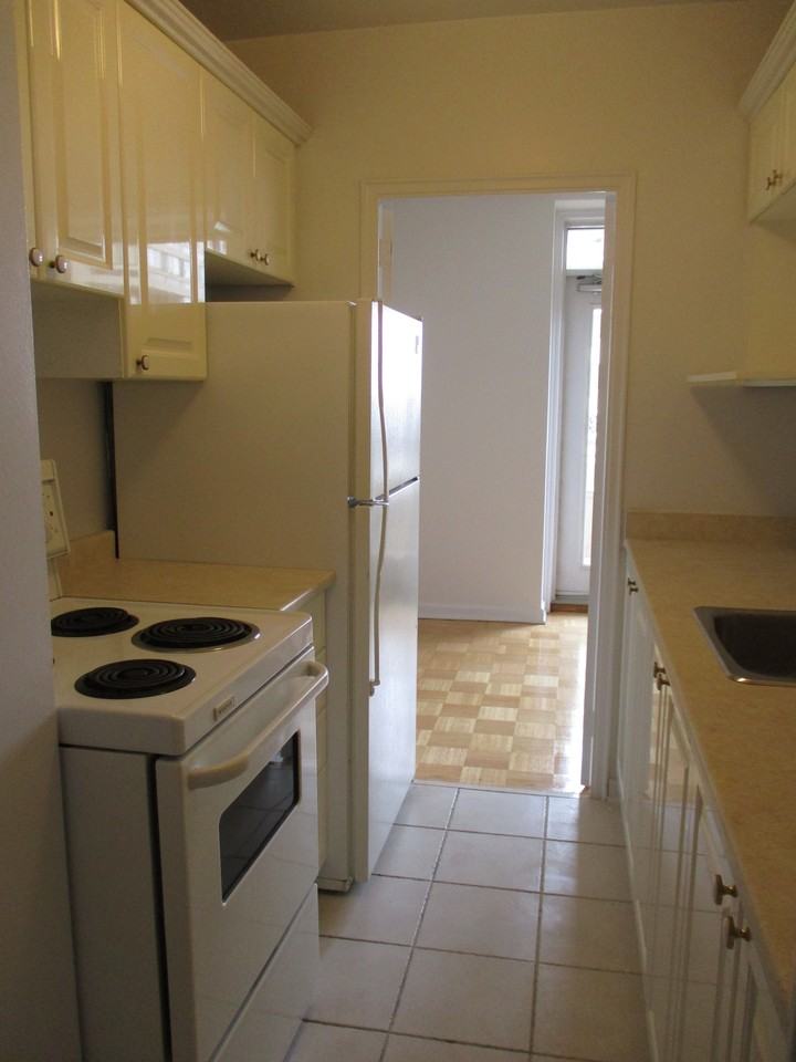 Heathmuir Tower at 450 Walmer Road - Photo 2 of 50